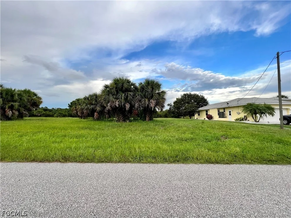 Unit for sale at 172 Tournament Road, Rotonda West, FL 33947