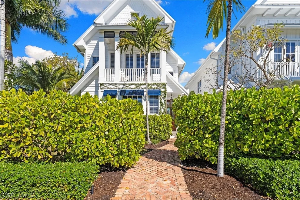 Unit for sale at 901 10th Avenue S, Naples, FL 34102