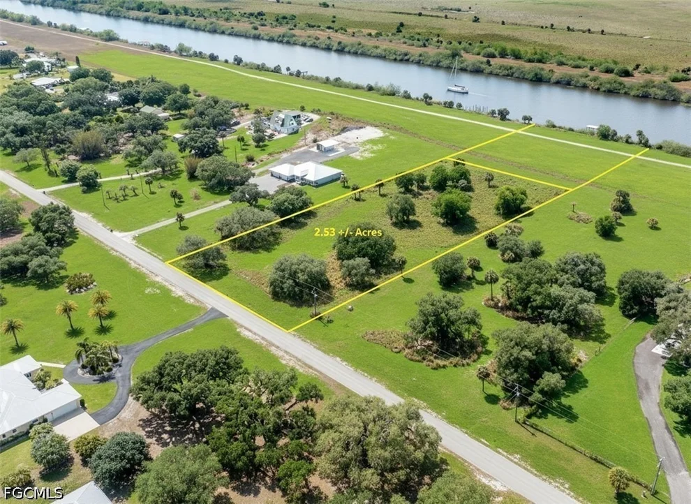 Unit for sale at 1589 Frontier Circle, Labelle, FL 33935