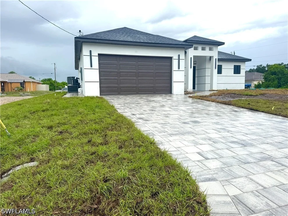 Unit for sale at 921 Martha Avenue S, Lehigh Acres, FL 33974
