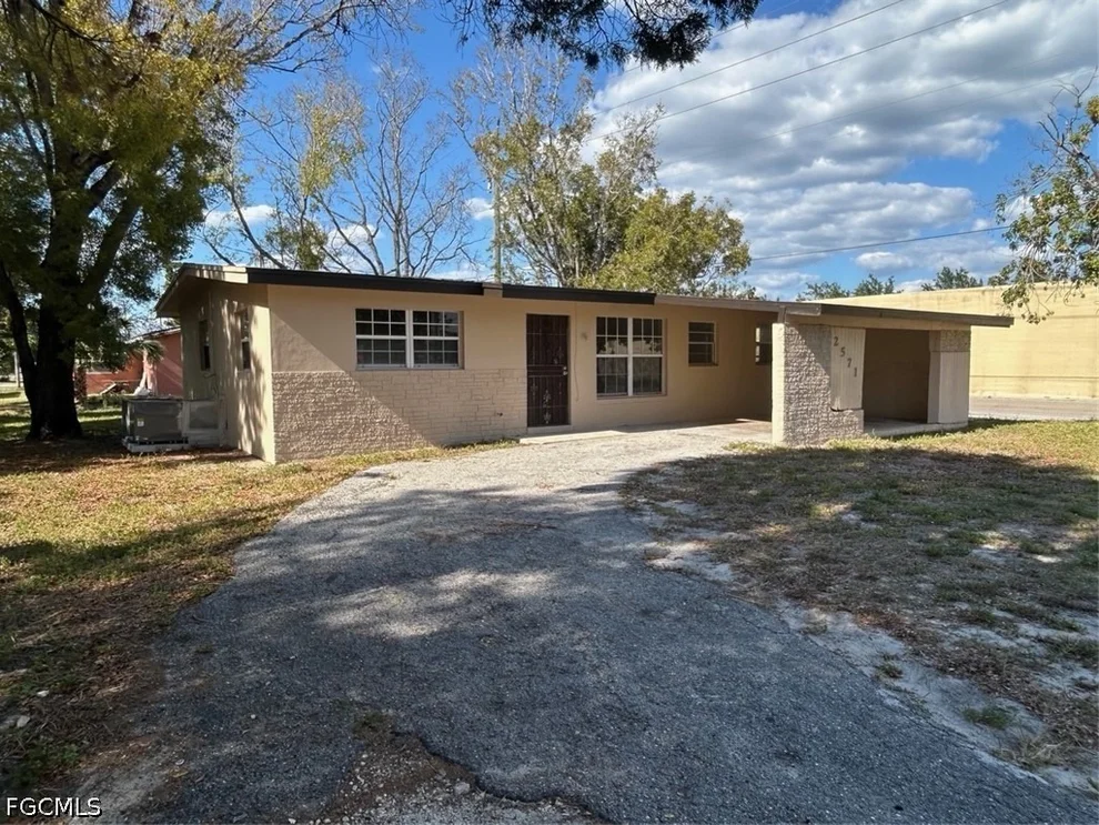 Unit for sale at 2571 Parkway Street, Fort Myers, FL 33901