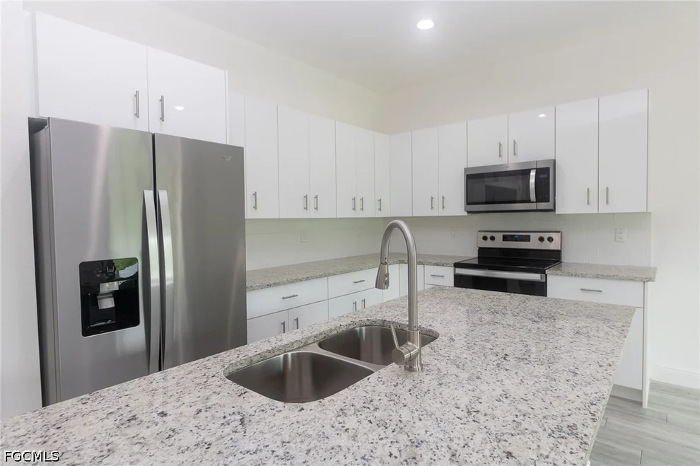Unit for sale at 2009 Inglewood Circle, Labelle, FL 33935