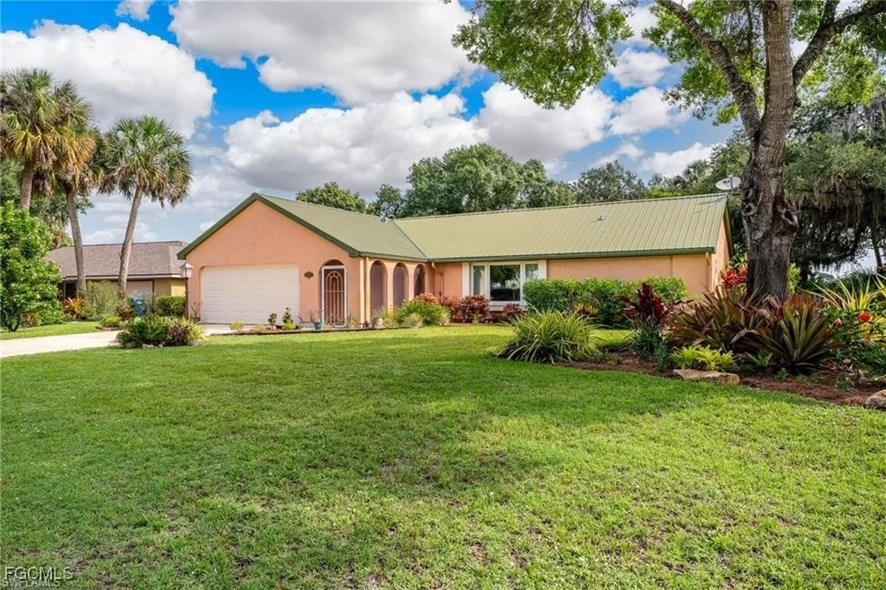 Unit for sale at 4559 Springview Circle, Labelle, FL 33935