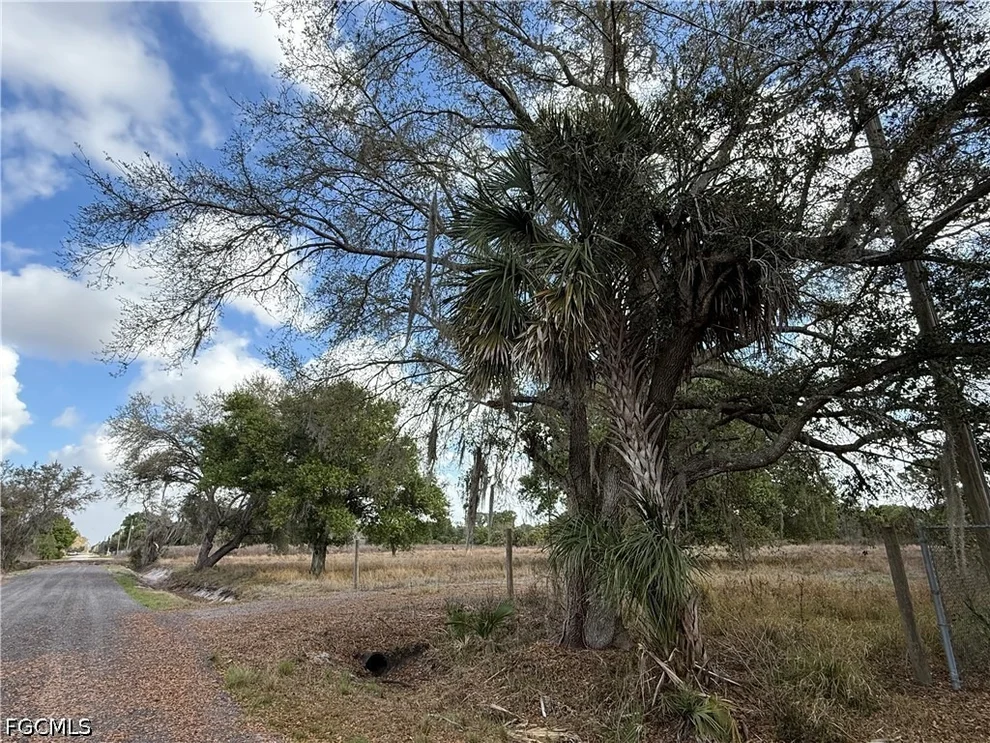Unit for sale at 235 & 225 S Arboleda Street, Clewiston, FL 33440