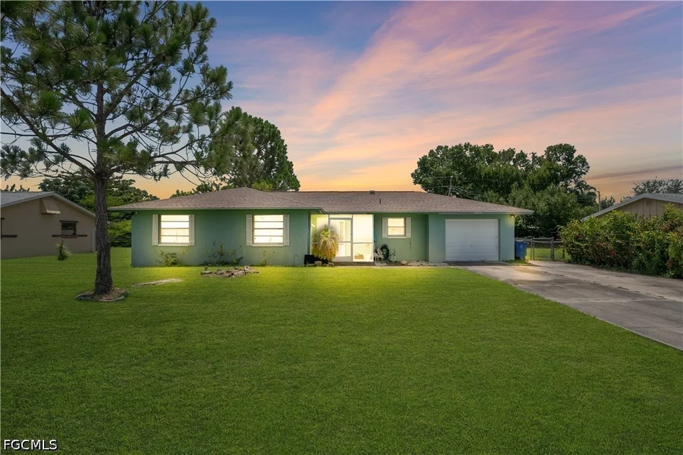 Unit for sale at 2202 Parkview Drive, Fort Myers, FL 33905