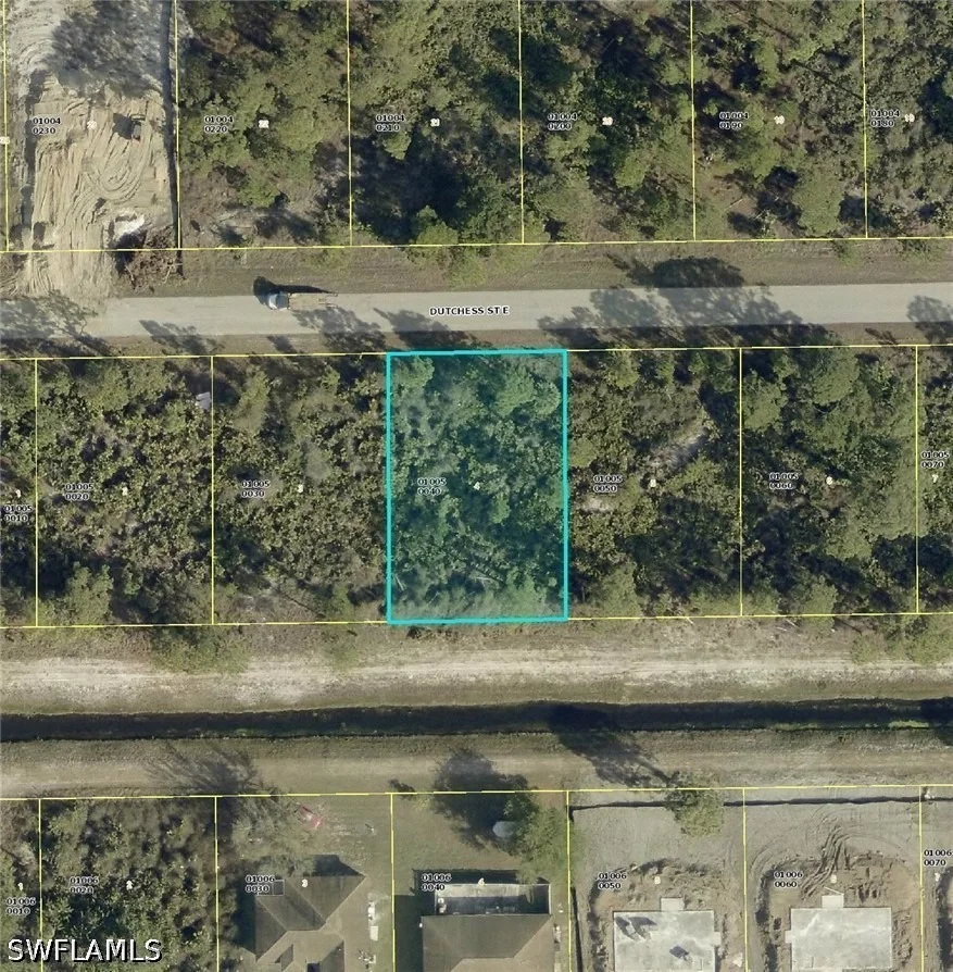 Unit for sale at 1116 Dutchess Street E, Lehigh Acres, FL 33974