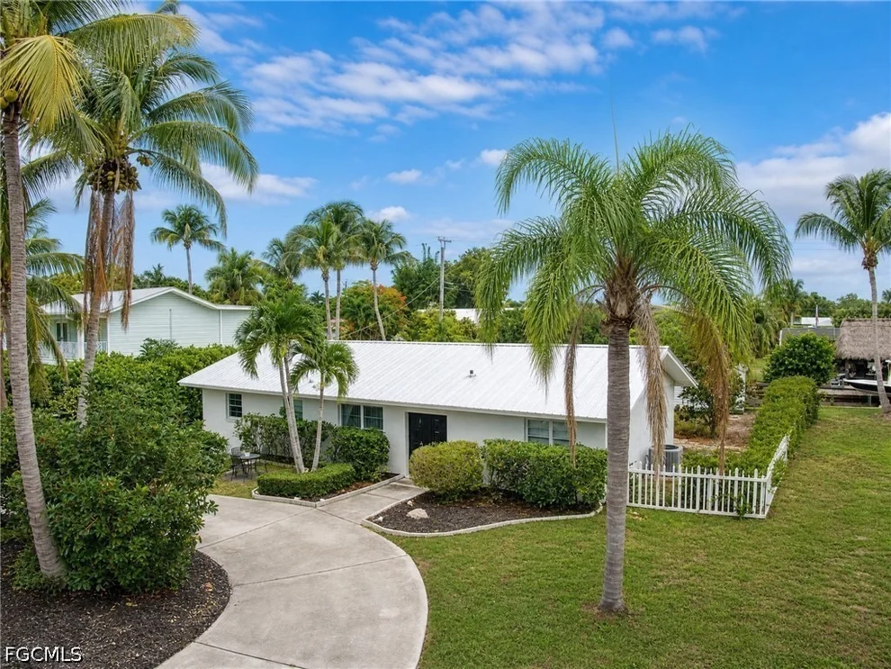 Unit for sale at 1019 Wyomi Drive, Fort Myers, FL 33919
