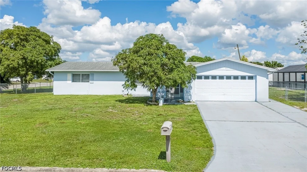 Unit for sale at 501 Parkside Street, Lehigh Acres, FL 33936