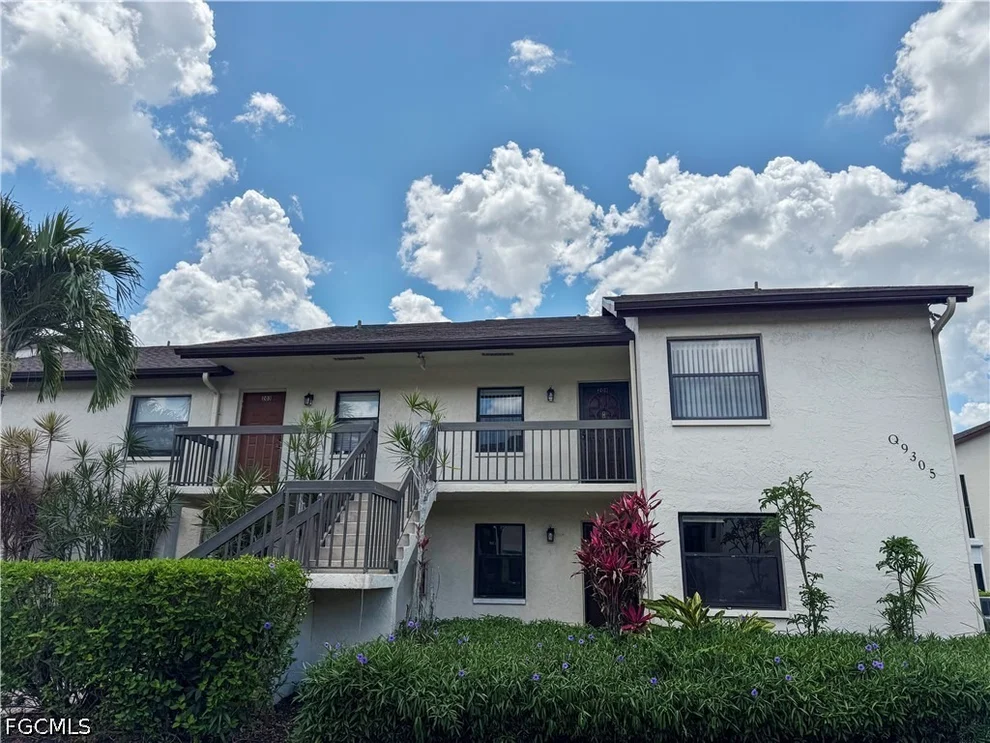Unit for sale at 9305 Lake Park Drive, Fort Myers, FL 33919