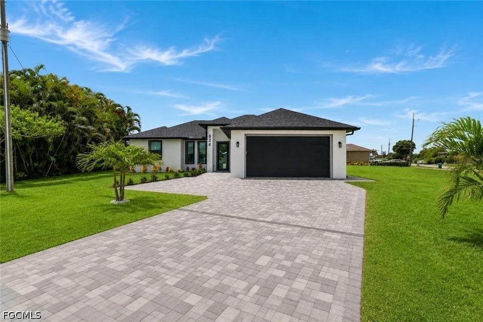 Unit for sale at 824 SW 15th Street, Cape Coral, FL 33991