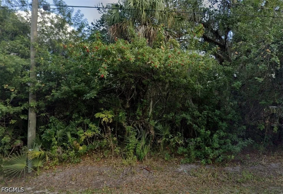 Unit for sale at 143 S Riverview Street, Labelle, FL 33935