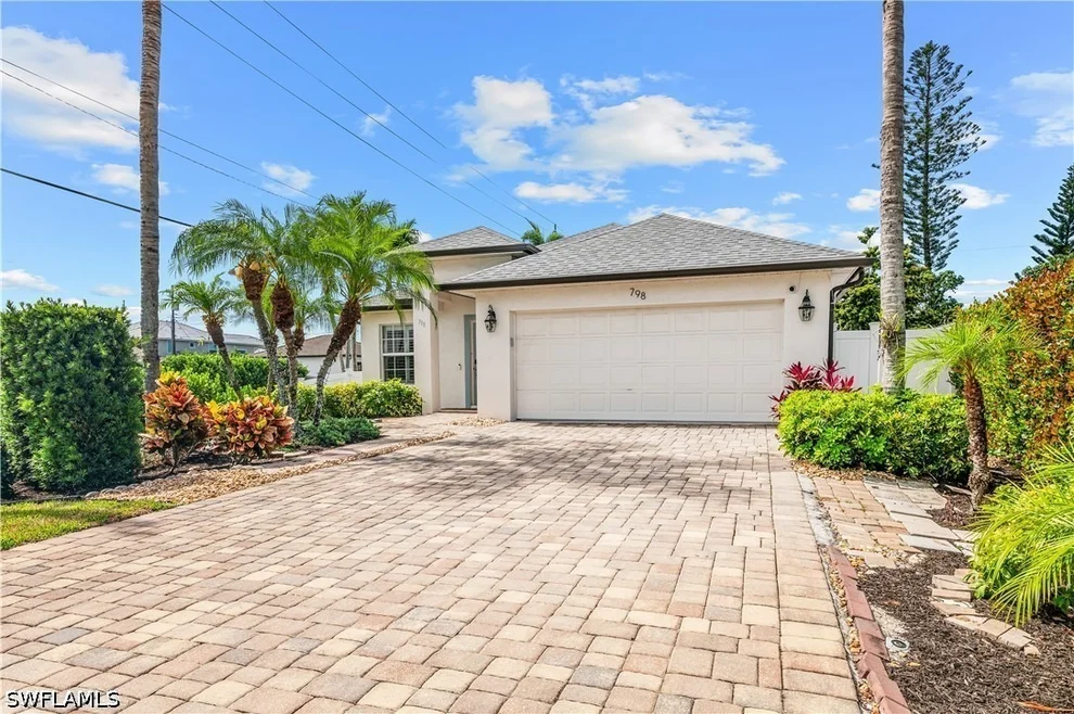 Unit for sale at 798 107th Avenue N, Naples, FL 34108