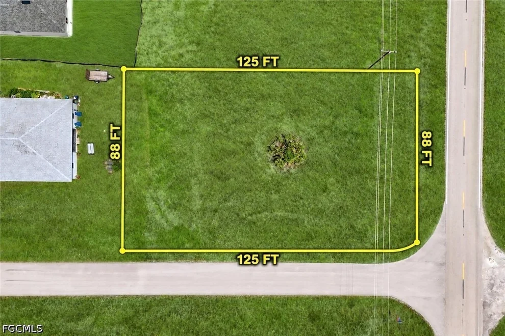 Unit for sale at 926 Columbus Boulevard, Lehigh Acres, FL 33974