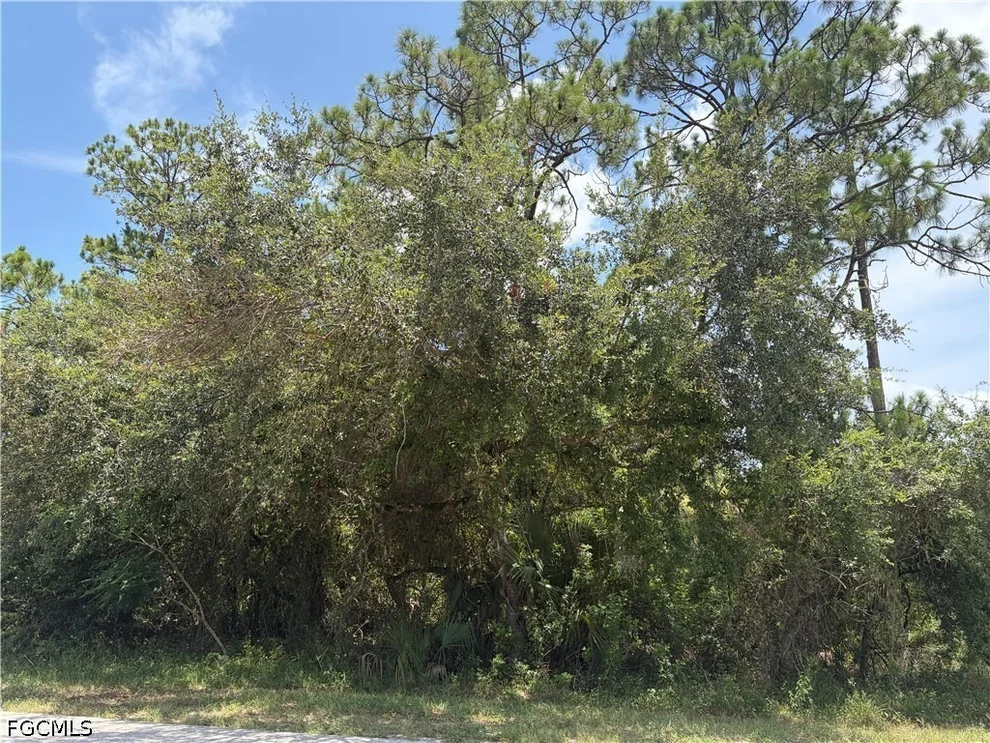 Unit for sale at 806 E 6th Street, Lehigh Acres, FL 33972