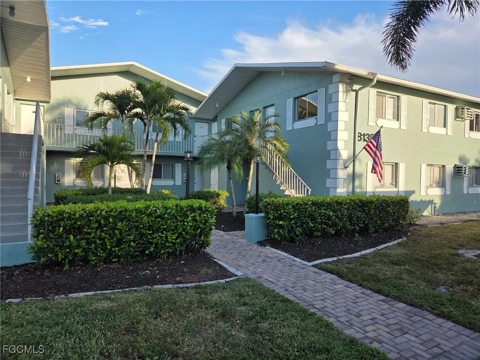Unit for sale at 8135 Country Road, Fort Myers, FL 33919