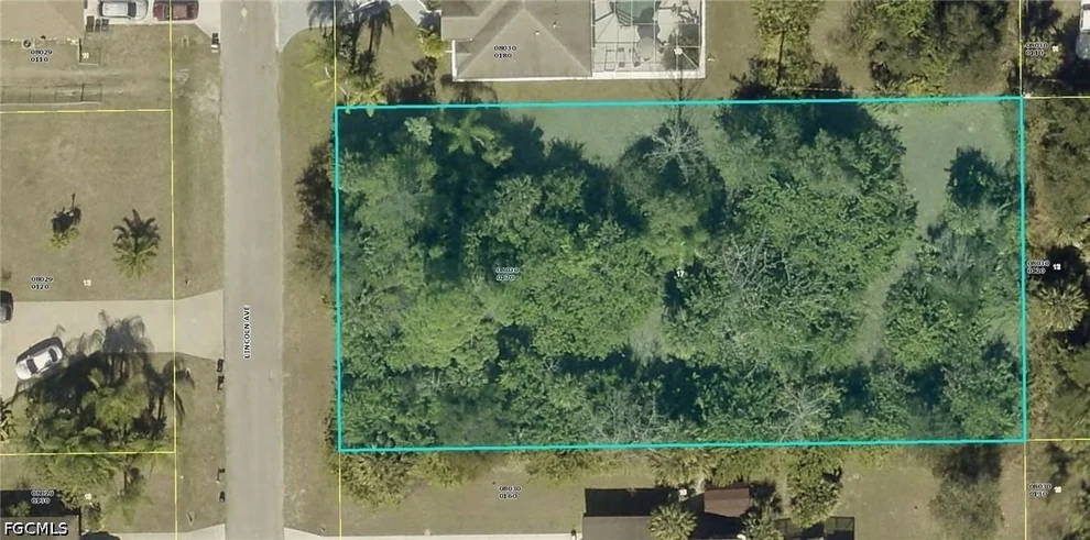 Unit for sale at 604 Lincoln Avenue, Lehigh Acres, FL 33972