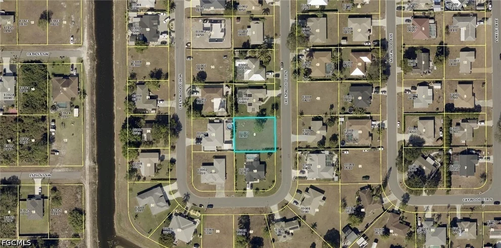 Unit for sale at 17 Crestwood Circle S, Lehigh Acres, FL 33936