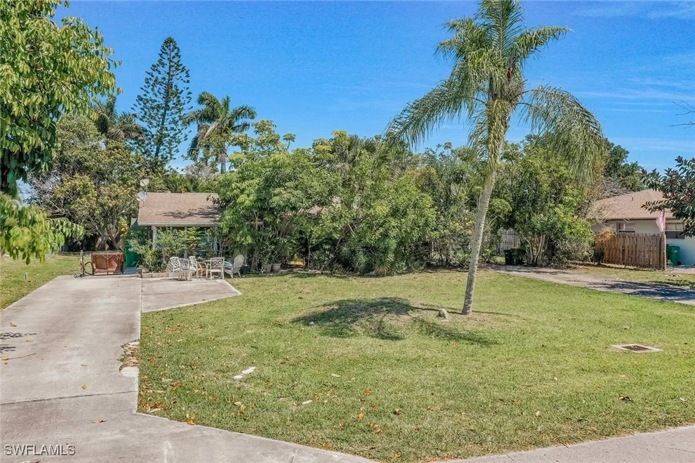 Unit for sale at 771 104th Avenue N, Naples, FL 34108