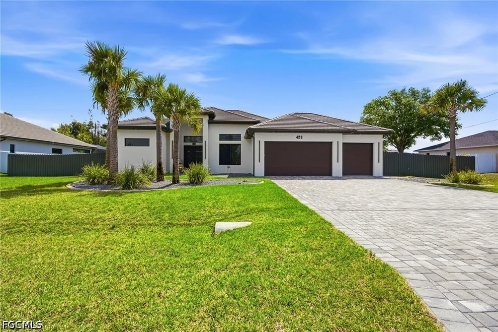 Unit for sale at 423 SW 19th Avenue, Cape Coral, FL 33991
