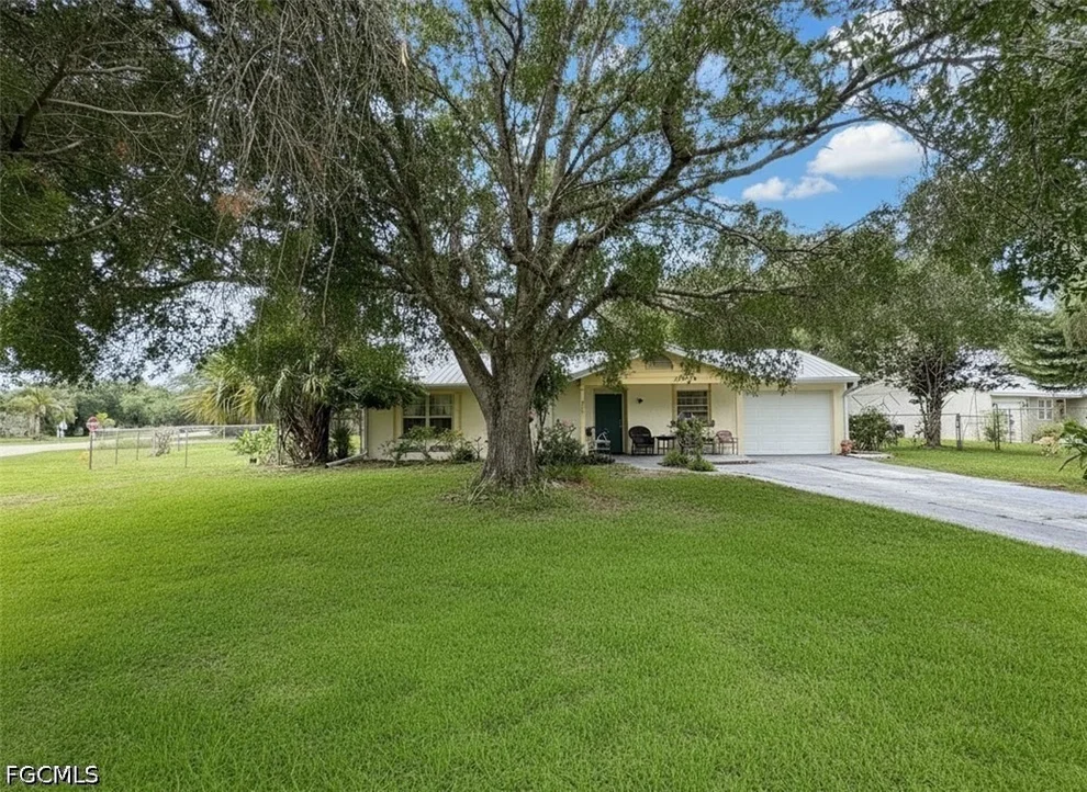 Unit for sale at 4001 Bishop Circle, Labelle, FL 33935