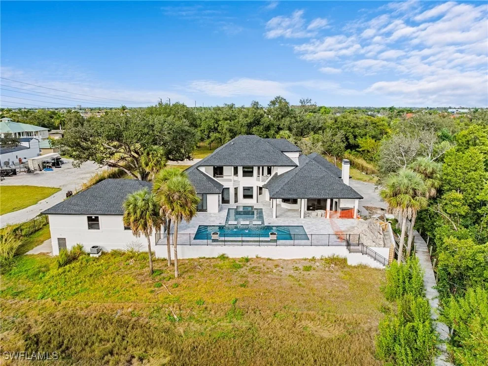 Unit for sale at 5461 Park Road, Fort Myers, FL 33908