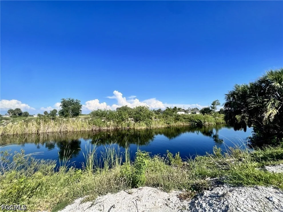 Unit for sale at 3833 NW 38th Avenue, Cape Coral, FL 33993
