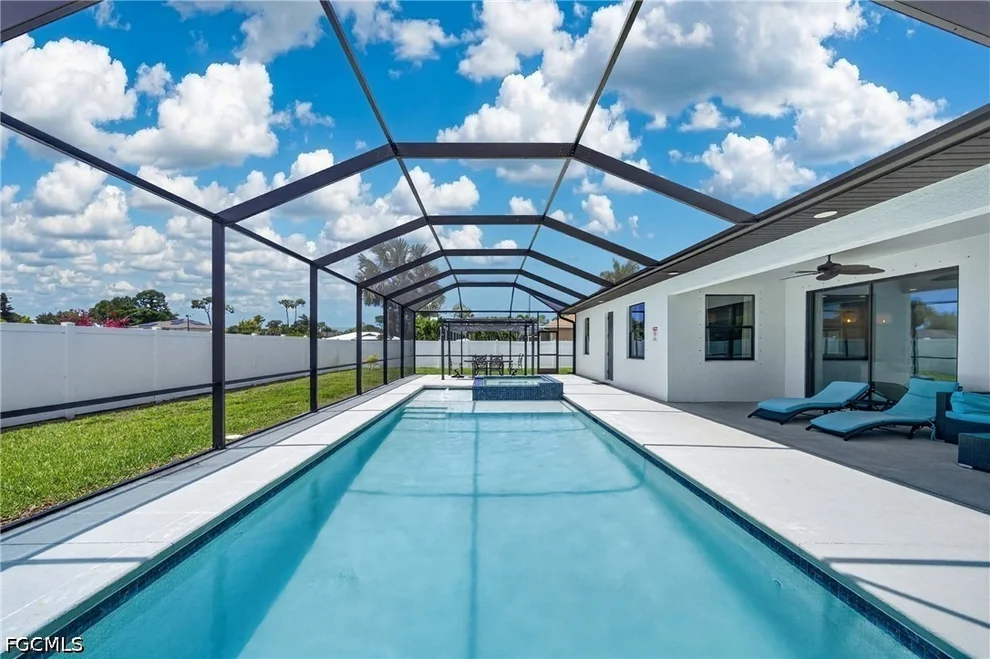 Unit for sale at 506 SW 5th Street, Cape Coral, FL 33991