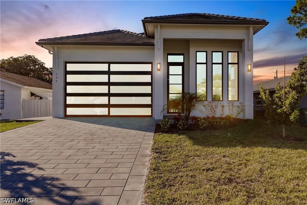 Unit for sale at 748 110th Avenue N, Naples, FL 34108