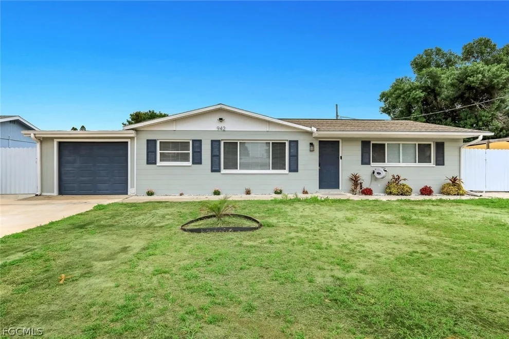 Unit for sale at 942 Narcissus Street, North Fort Myers, FL 33903