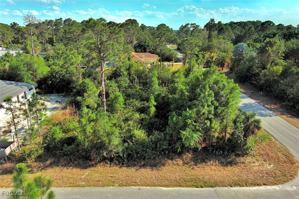 Unit for sale at 2500 E 9th Street, Lehigh Acres, FL 33936