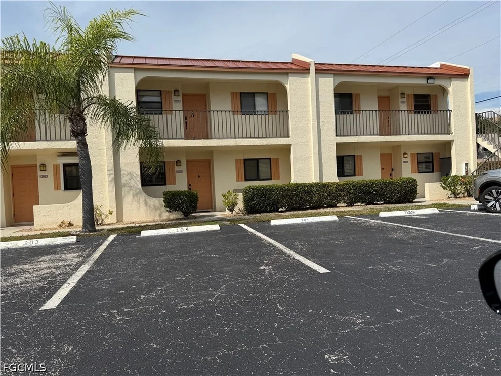 Unit for sale at 16381 Dublin Circle, Fort Myers, FL 33908