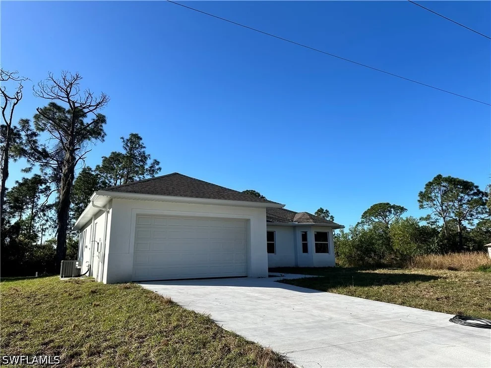 Unit for sale at 718 Chattman Street E, Lehigh Acres, FL 33974