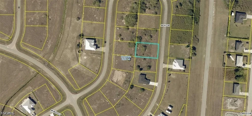 Unit for sale at 7032 Rich Circle, Labelle, FL 33935