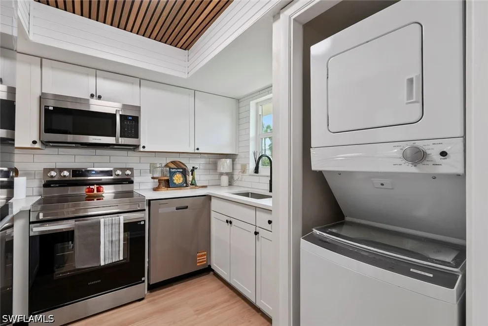 Unit for sale at 325 Charlemagne Boulevard, Naples, FL 34112