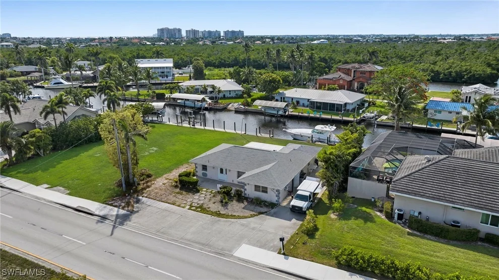 Unit for sale at 14260 McGregor Boulevard, Fort Myers, FL 33919