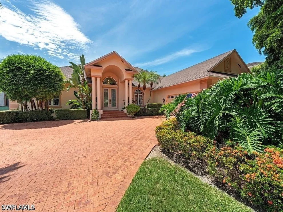Unit for sale at 1620 3rd Street S, Naples, FL 34102