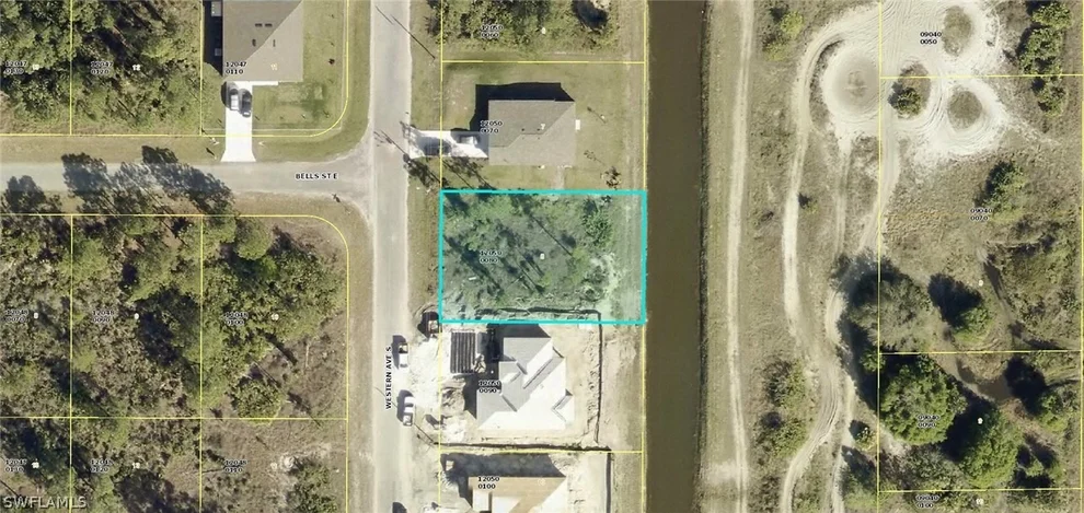 Unit for sale at 415 Western Avenue S, Lehigh Acres, FL 33974