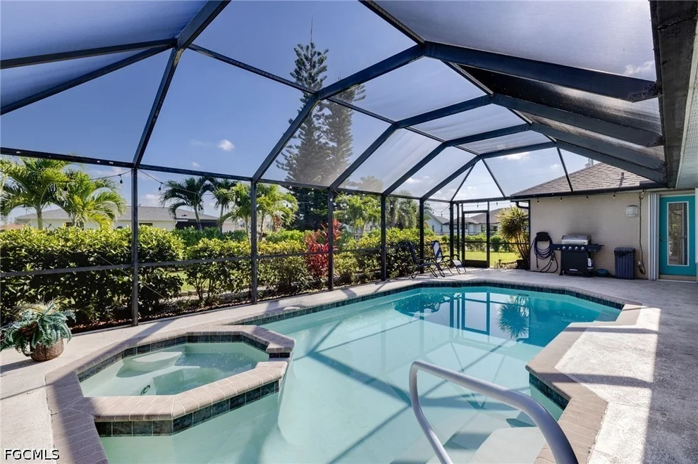 Unit for sale at 201 SW 35th Street, Cape Coral, FL 33914