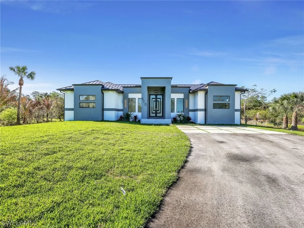Unit for sale at 910 Golden Gate Boulevard E, Naples, FL 34120