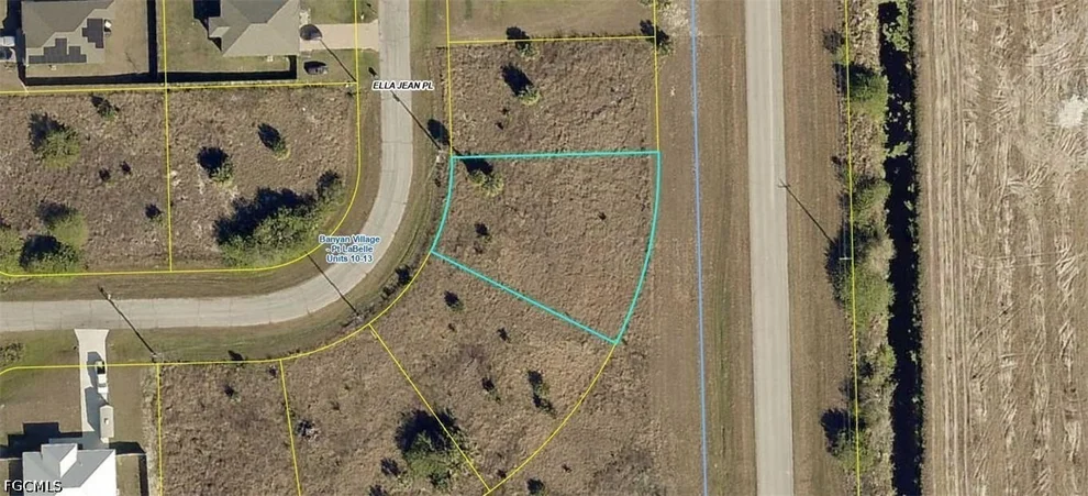 Unit for sale at 517 Ella Jean Place, Labelle, FL 33935