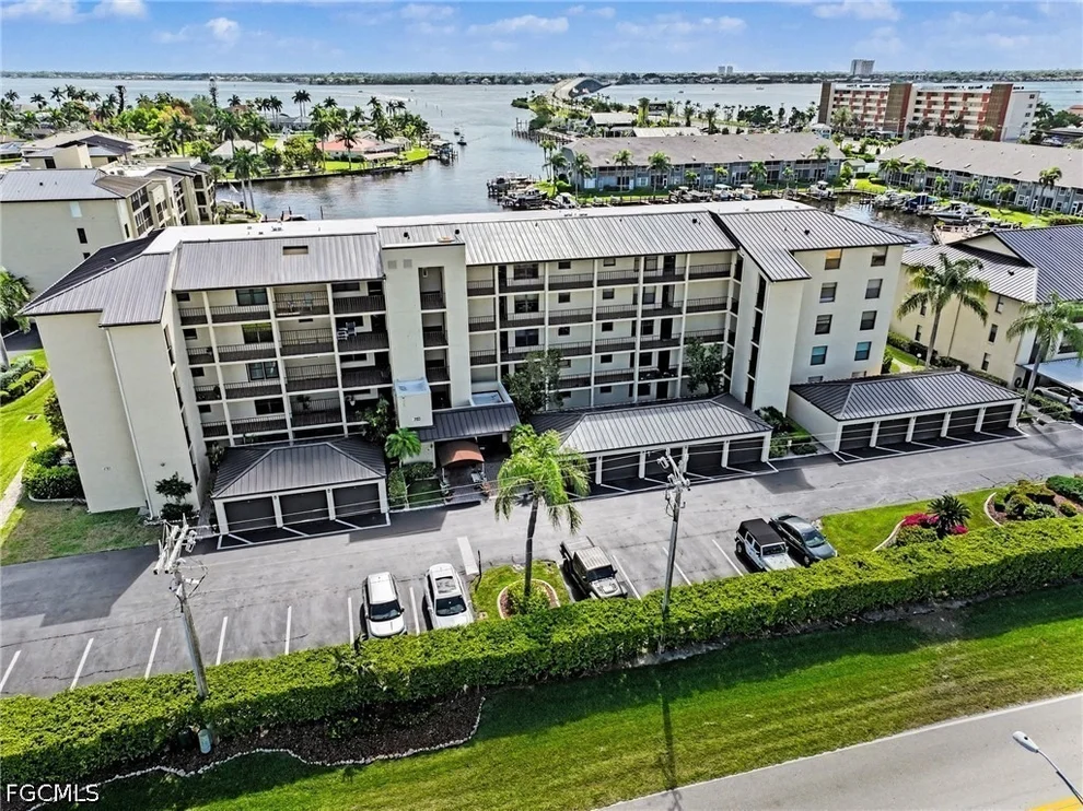 Unit for sale at 4703 SE 17th Place, Cape Coral, FL 33904