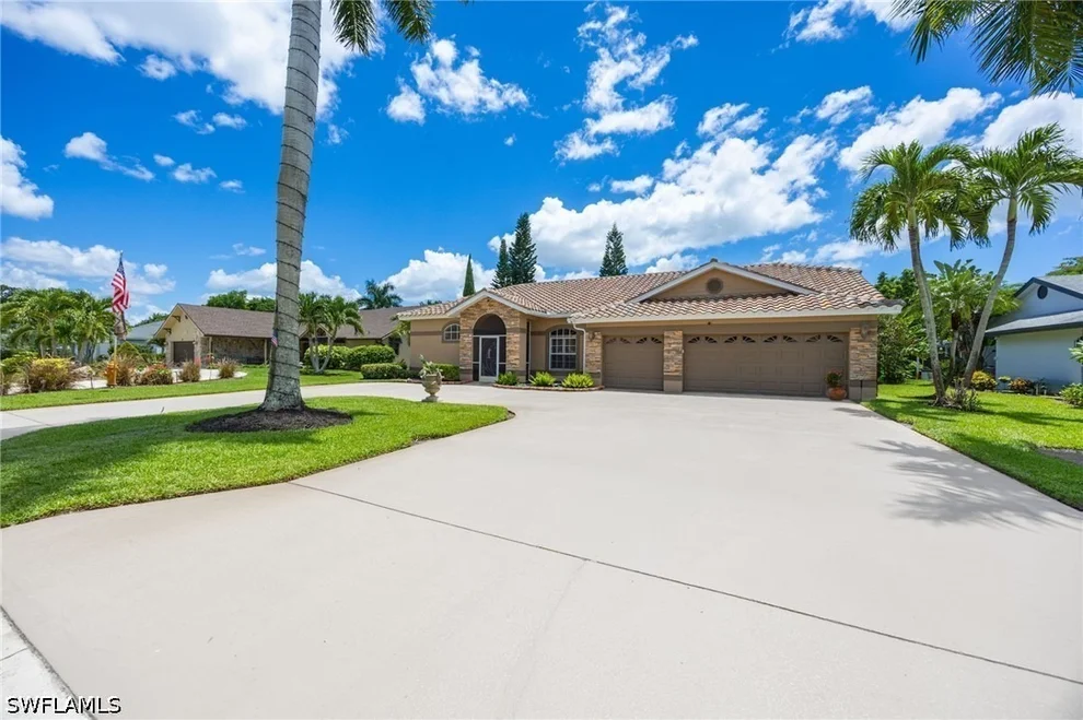 Unit for sale at 195 Palmetto Dunes Circle, Naples, FL 34113