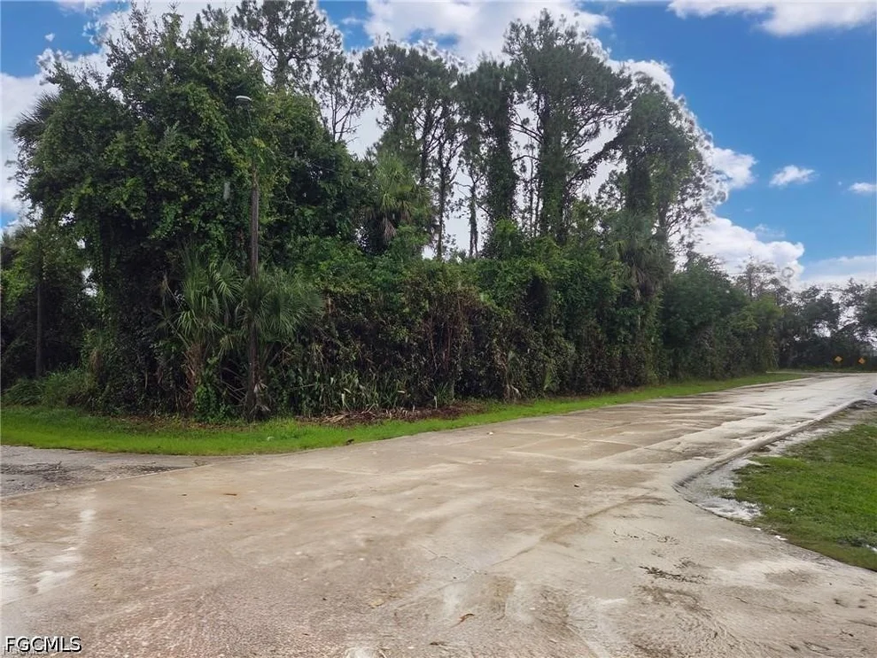 Unit for sale at 520 Santa Cruz Street, North Fort Myers, FL 33903