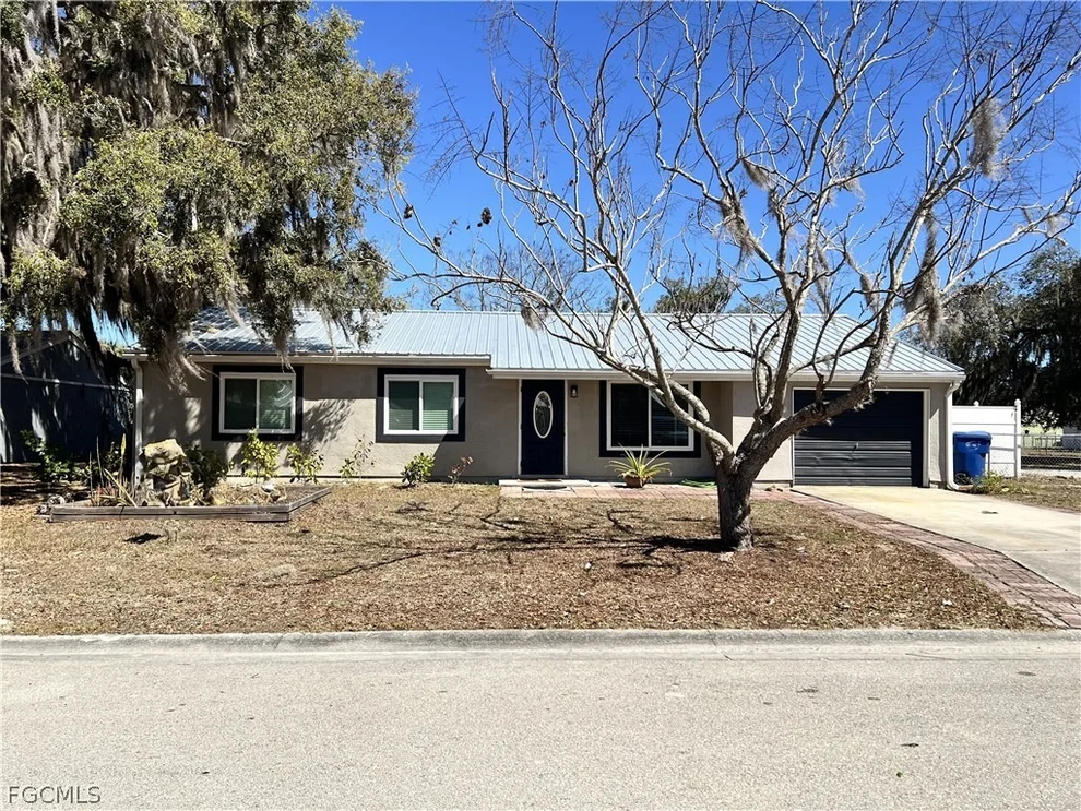 Unit for sale at 4040 S Edgewater Circle, Labelle, FL 33935