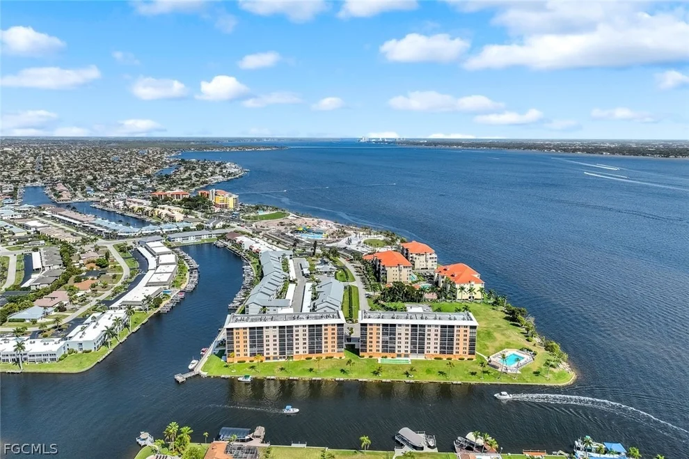Unit for sale at 4280 SE 20th Place, Cape Coral, FL 33904
