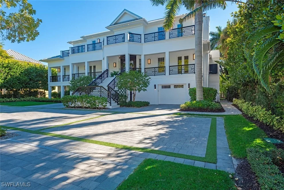 Unit for sale at 140 3rd Avenue S, Naples, FL 34102