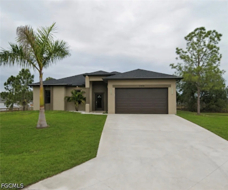 Unit for sale at 2908 52nd Street W, Lehigh Acres, FL 33971