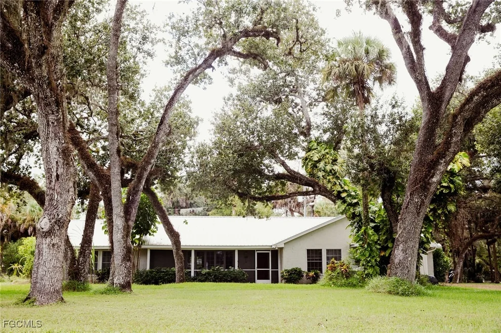Unit for sale at 4055 County Rd 78, Fort Denaud, FL 33935