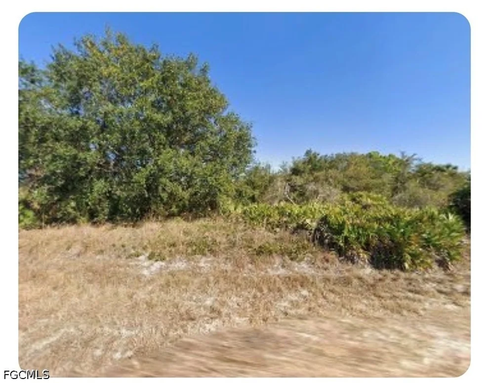 Unit for sale at 1316 Poinsettia Avenue, Lehigh Acres, FL 33972