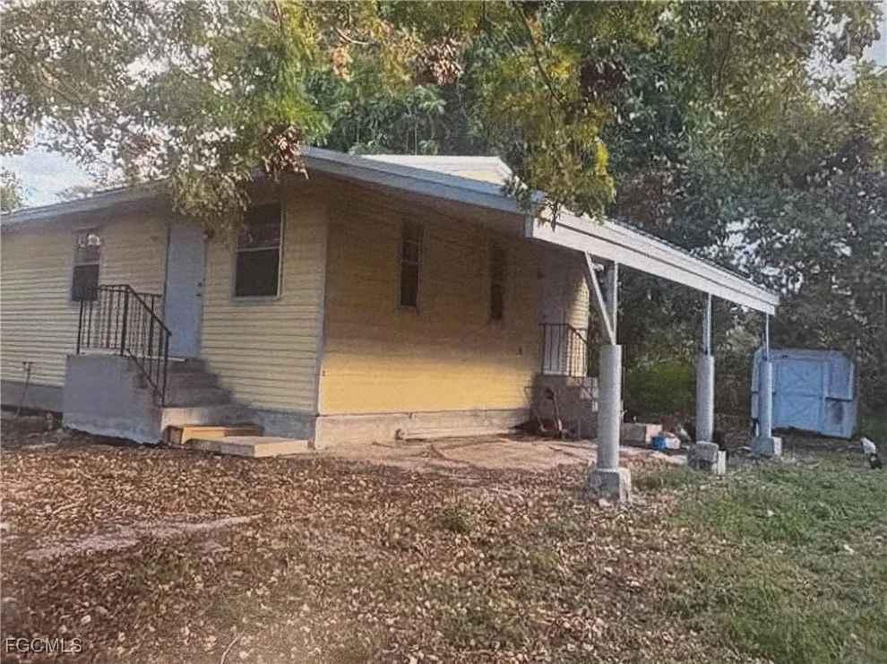 Unit for sale at 420 SE 1st Street, South Bay, FL 33493
